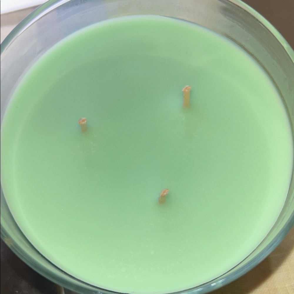 Slatkin & Co. Mint Chocolate Scented Candle - Green - Picture 5 of 7